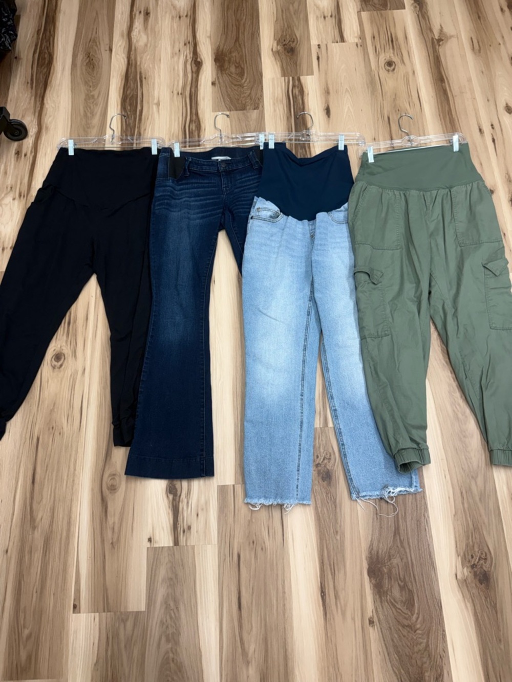 Motherhood Maternity Jeans Lot W28